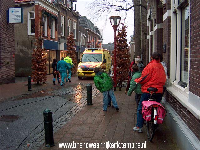 Nog even een ambulance voor iemand die rook heeft binnengekregen